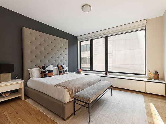 4th image of 505 Greenwich St APT 14E