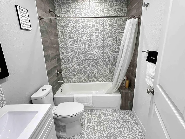 Full Bathroom with Bathtub