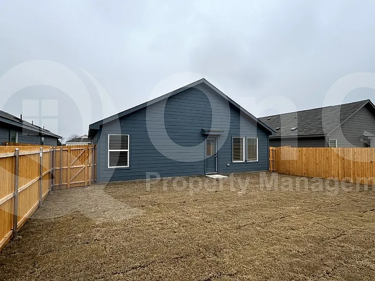 6744 Teal Cir — Photo 17
