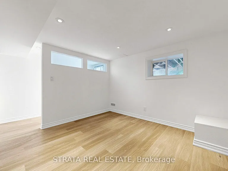 158 McRoberts Ave — Photo 4