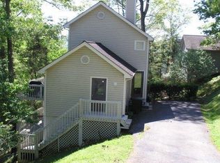 3904 Deerwalk Dr W, Lafollette, TN 37766