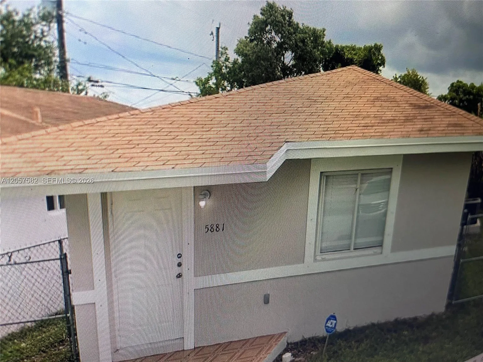 Hialeah Heights — Photo 2