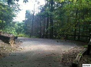 2304 Avon Cir, Pigeon Forge, TN 37876