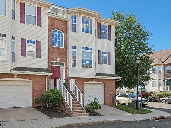 3rd image of 1366 Genovese Ln