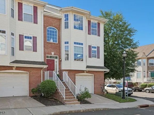1366 Genovese Ln, Rahway City, NJ 07065