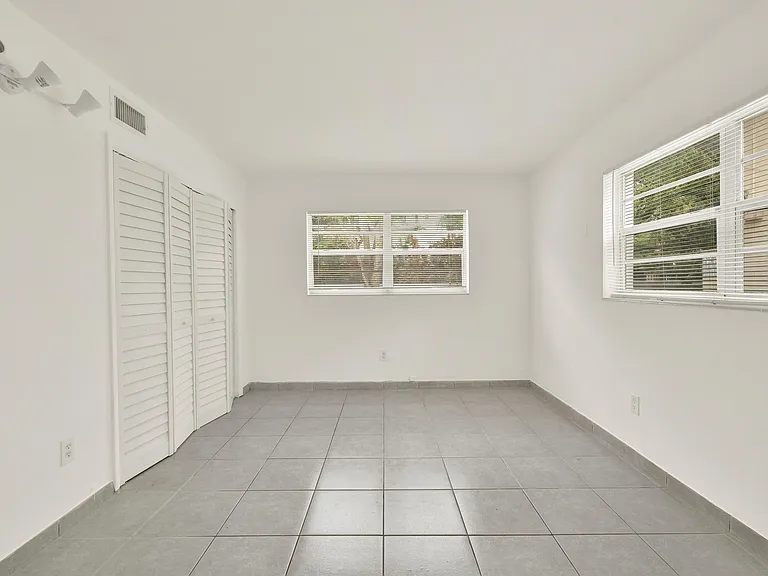 340 Madeira Ave #3 — Photo 7