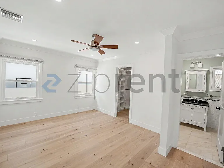 517 Sapphire St — Photo 12