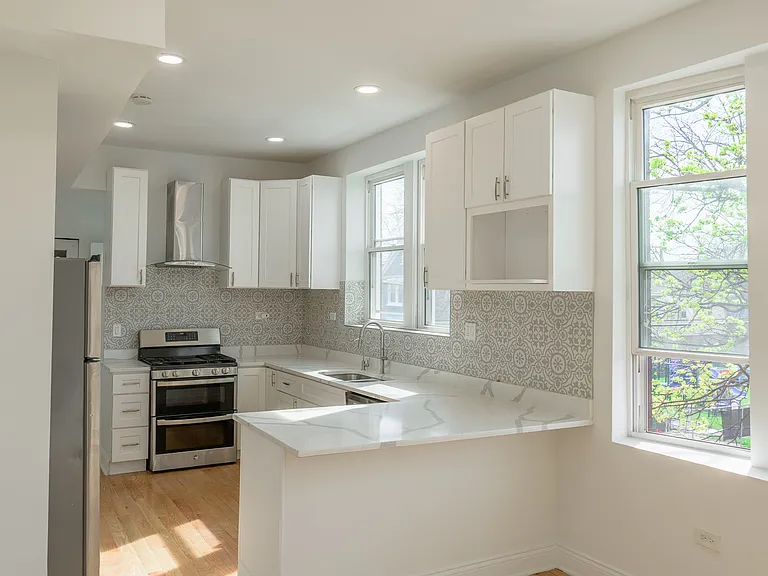 5103 S Winchester Ave #2 — Photo 8