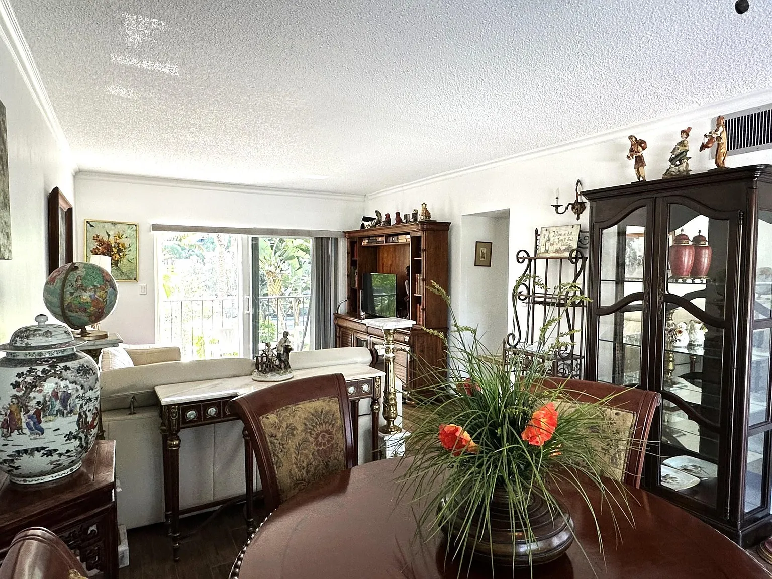 1 bed, 1.0 bath, 680 sqft, $1,900 — Photo 4