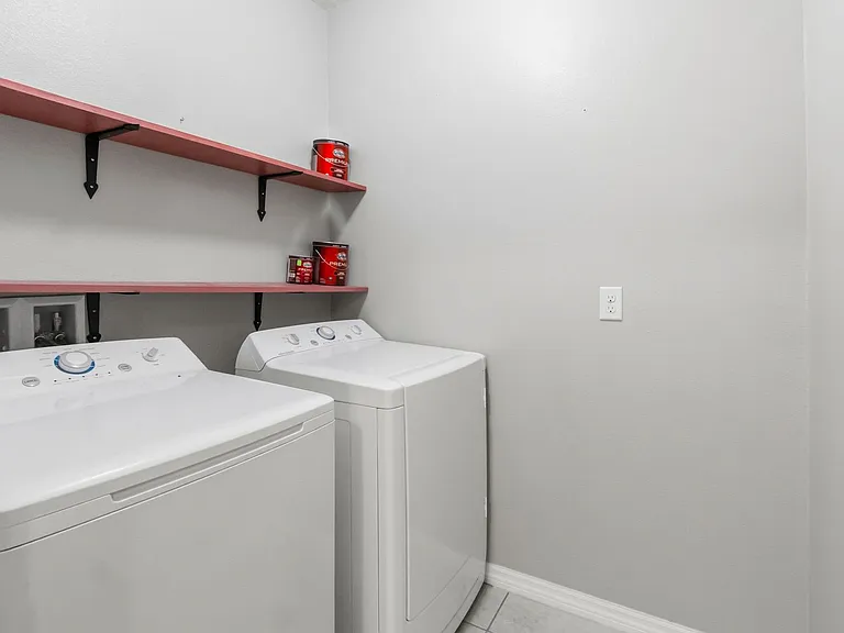2318 Sequoia Way — Photo 13