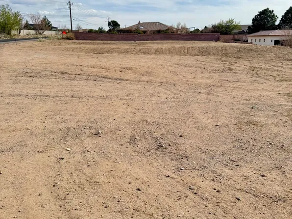 9008 Eagle Rock Ave NE, Albuquerque, NM 87122