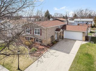 5820 Orange Ln, Oak Forest, IL 60452