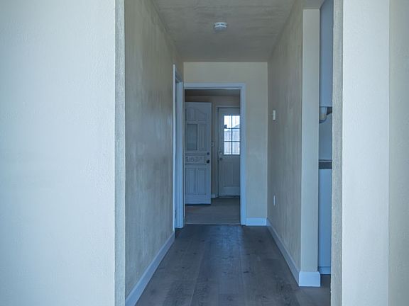 3rd image of 118 W Wilson Ave