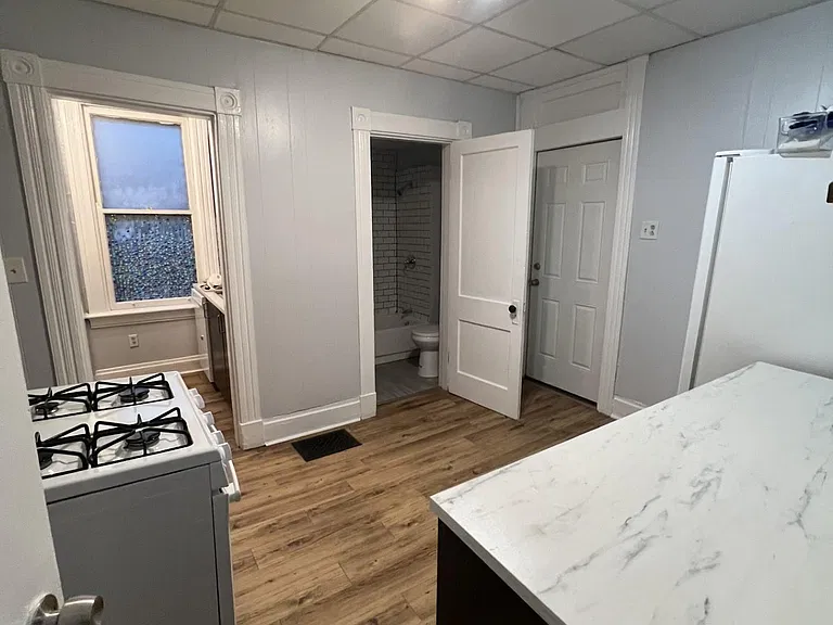 2372 Harper Ave #1 — Photo 4