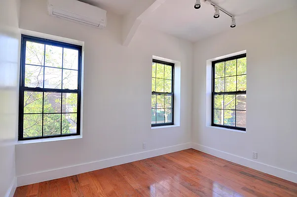 Rented by Nest Seekers International | media 16