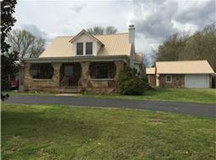 404 S Main St, Estill Springs, TN 37330