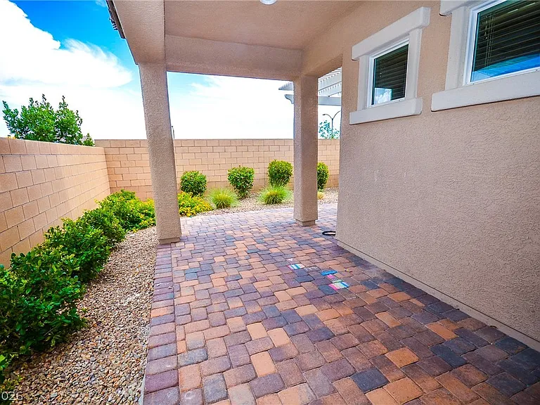 8162 Desert Madera St — Photo 16