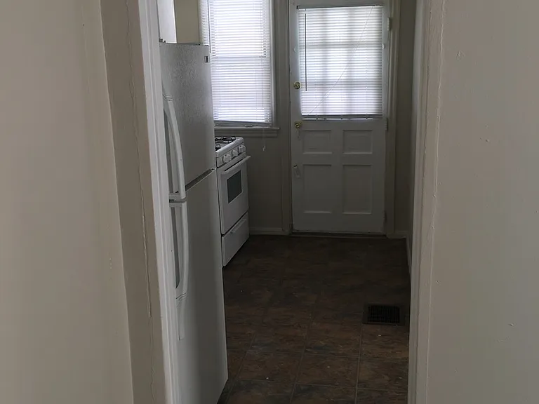 368 Roosevelt Ave #6-7 — Photo 6