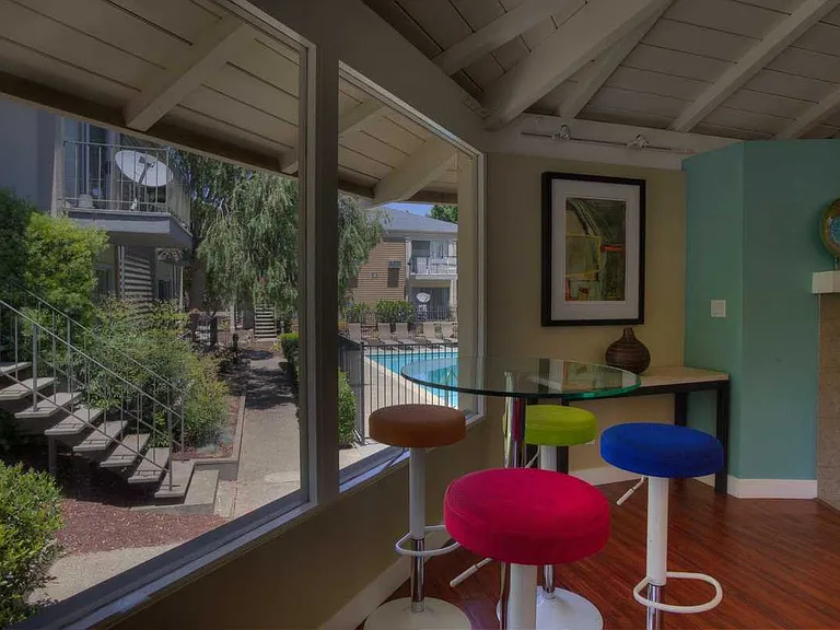 Cambria — Photo 6