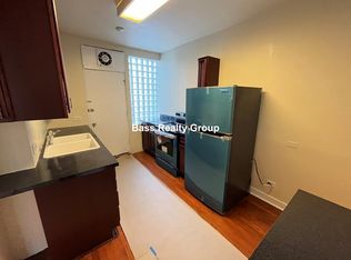 2838 W Addison St #T1, Chicago, IL 60618