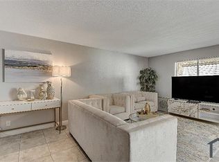 903 Vantage Point Rd, Las Vegas, NV 89128