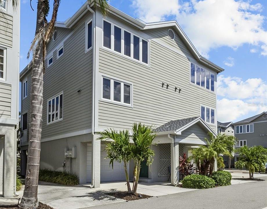 1st image of 521 FOREST WAY