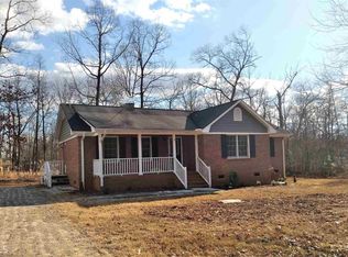 141 Red Leaf Rd, Hartwell, GA 30643