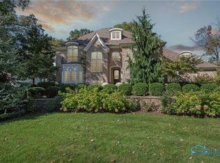 624 Laguna Pt, Holland, OH 43528