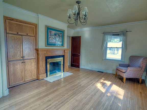 4th image of 809 N Sterling Ave