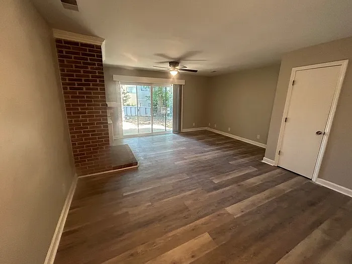 240 Jamil Rd #10 — Photo 12