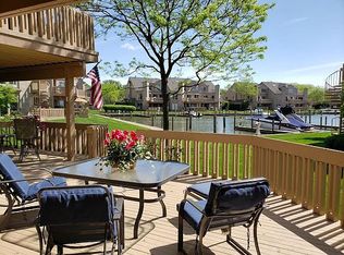 26020 Harbour Pointe Dr, Harrison Township, MI 48045