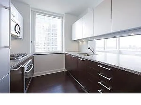 Sold by Nest Seekers International | media 12