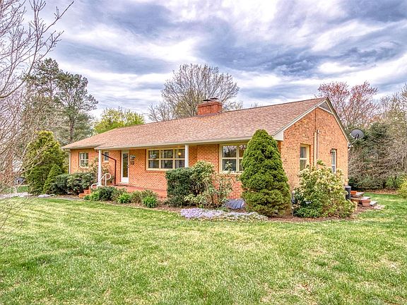 2nd image of 820 McBryde Dr