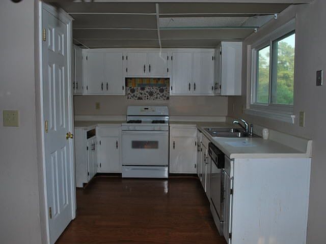 2nd image of 4315 Reef Rd