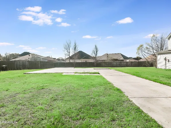 107 Hidden Oak Dr, Carencro, LA 70520