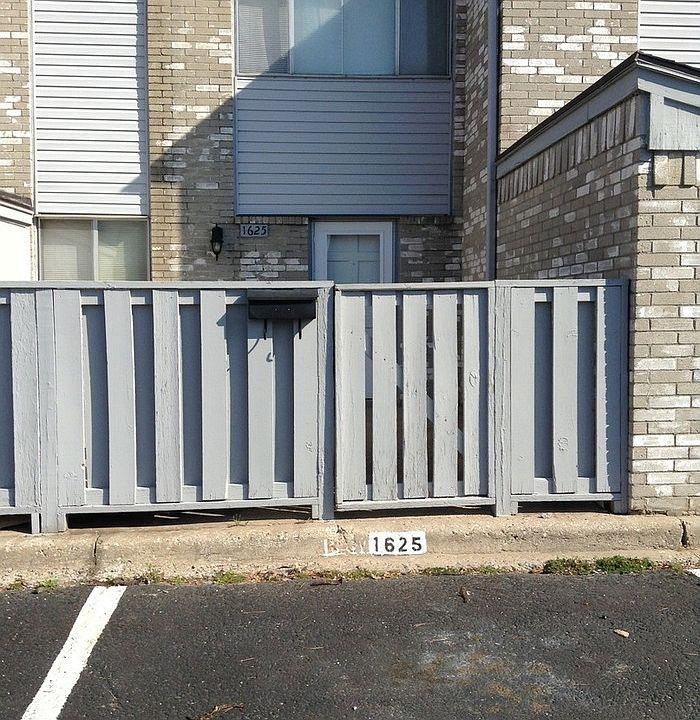 1st image of 1625 Glenn Bo Dr