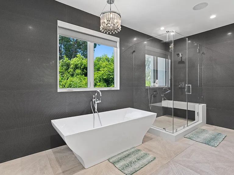 4435 Stansbury Ave — Photo 34