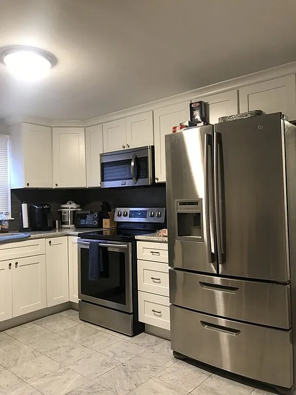 3 bed, 1200 sqft, $3,450 — Photo 1