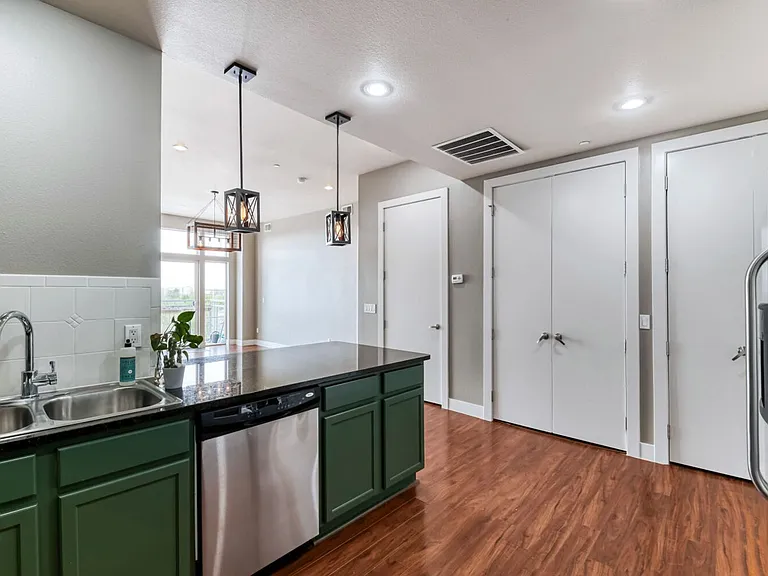 1488 Madison St #505 — Photo 3