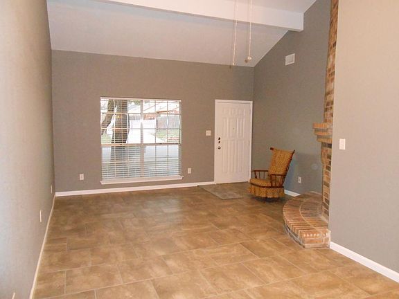 3rd image of 309 Augustine Dr