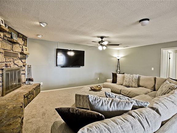 5th image of 8 Wimbledon Way
