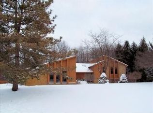 5785 Oak Creek Ln, Brighton, MI 48116