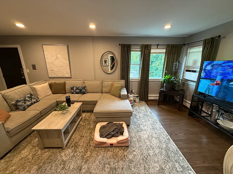 3950 N Pioneer Ave #2 — Photo 4