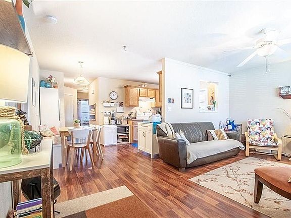 4th image of 4369 W Pecan St