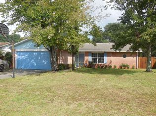 2760 Augustus Rd, Navarre, FL 32566