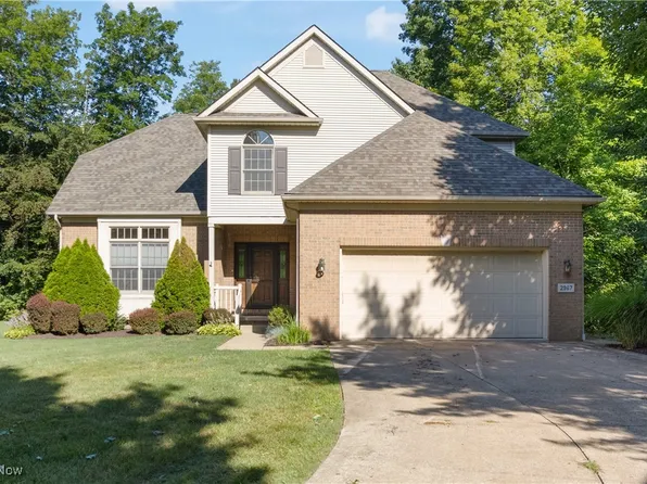2967 Chaderton Cir NW, North Canton, OH 44720