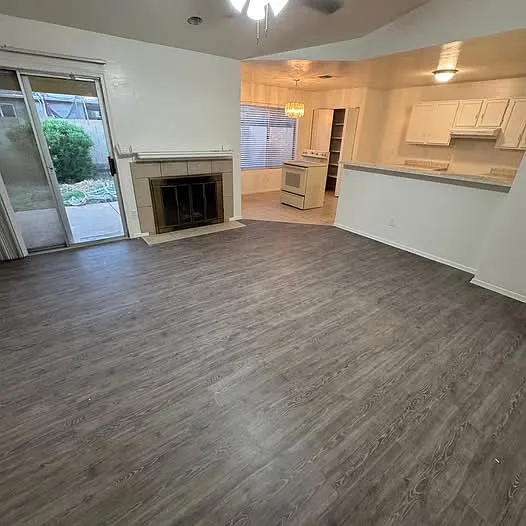 8016 W Vermont Ave — Photo 4