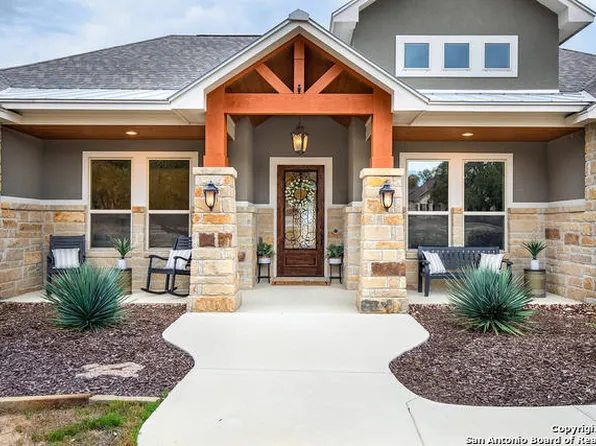 156 Bobby Lynn Dr, Adkins, TX 78101