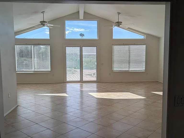 10631 W Desert Rock Dr — Photo 2