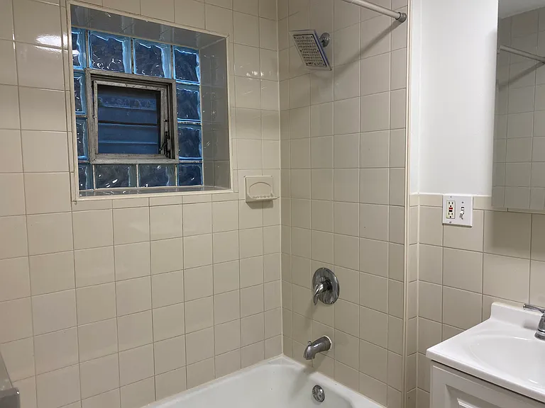 3145 S May St #1F — Photo 15